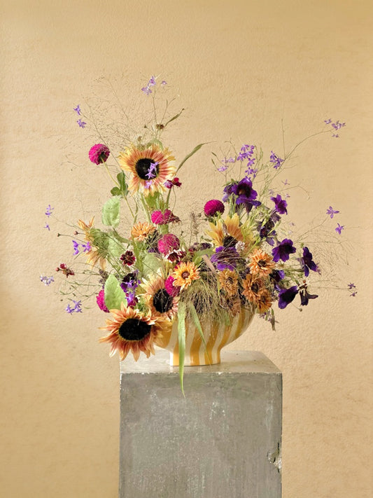 Home Flower arrangement subscription