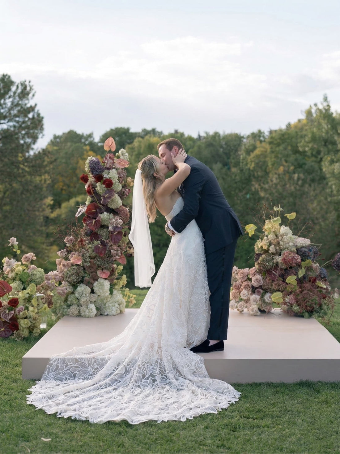 hydrangea flower clouds for ceremony 