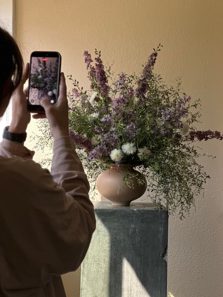 Flower arrangement subscription