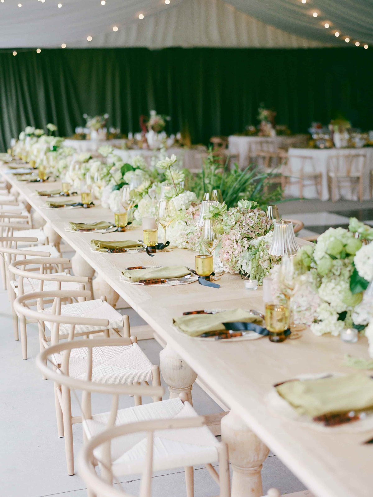 hydrangea cloud head table design by shaa.project colorado wedding florist 